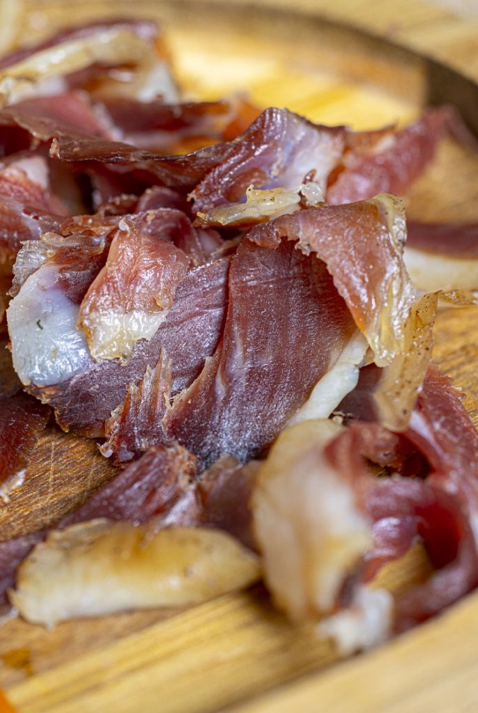 Chiffonade de jambon de pays, restaurant Ô2loups Castres.